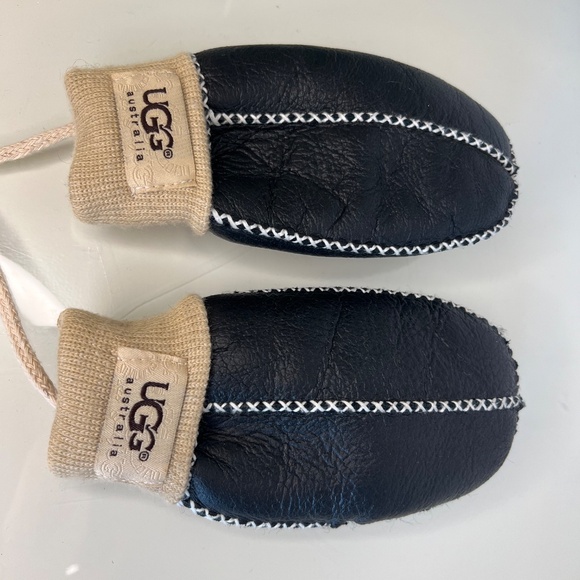 Ugg Mittens Mitts For Baby Infant Black Leather Knit Winter Mittens EUC - Picture 3 of 10